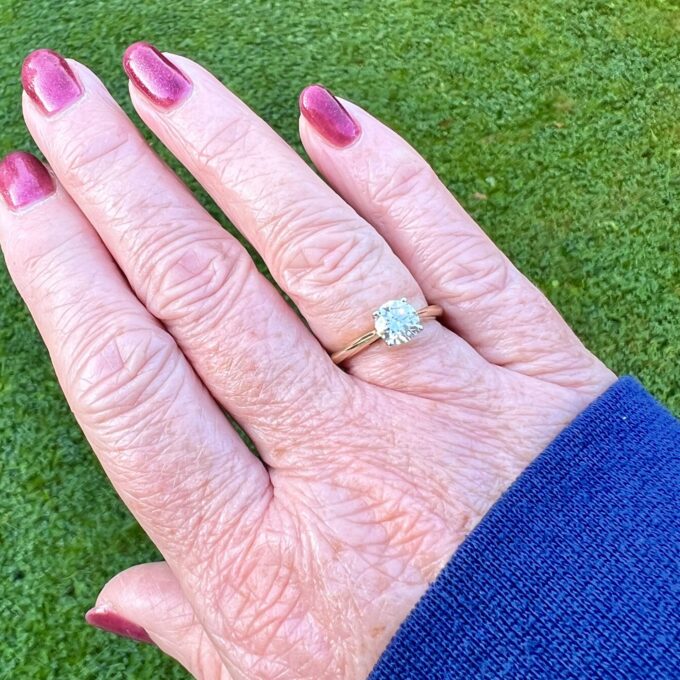 Lab Grown 1ct Round Diamond Solitaire Ring in 9ct Gold