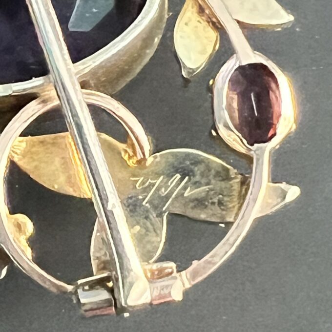 Antique Lavalier Pendant Brooch in 9ct Gold