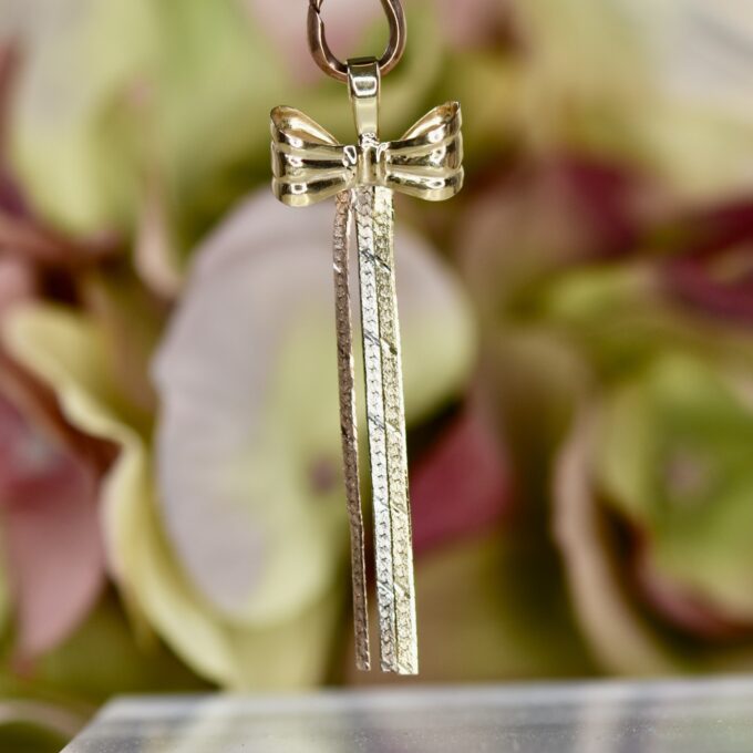 Bow Brooch Pendant in 9ct Gold