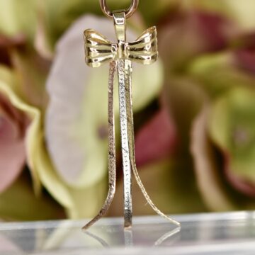 Bow Brooch Pendant in 9ct Gold