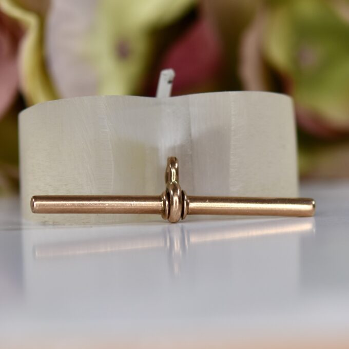 Classic T Bar Pendant in 9ct Rose Gold