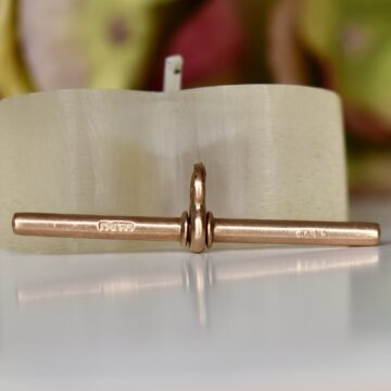 Classic T Bar Pendant in 9ct Rose Gold