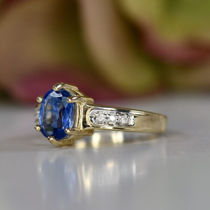 Sapphire & Diamond Ring in 9ct Gold