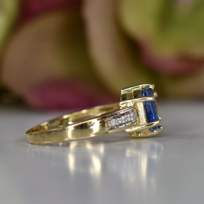 Sapphire & Diamond Ring in 9ct Gold