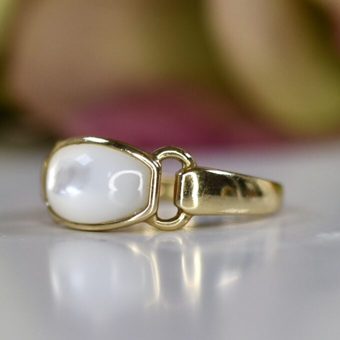 Moonstone Ring in 9ct Gold